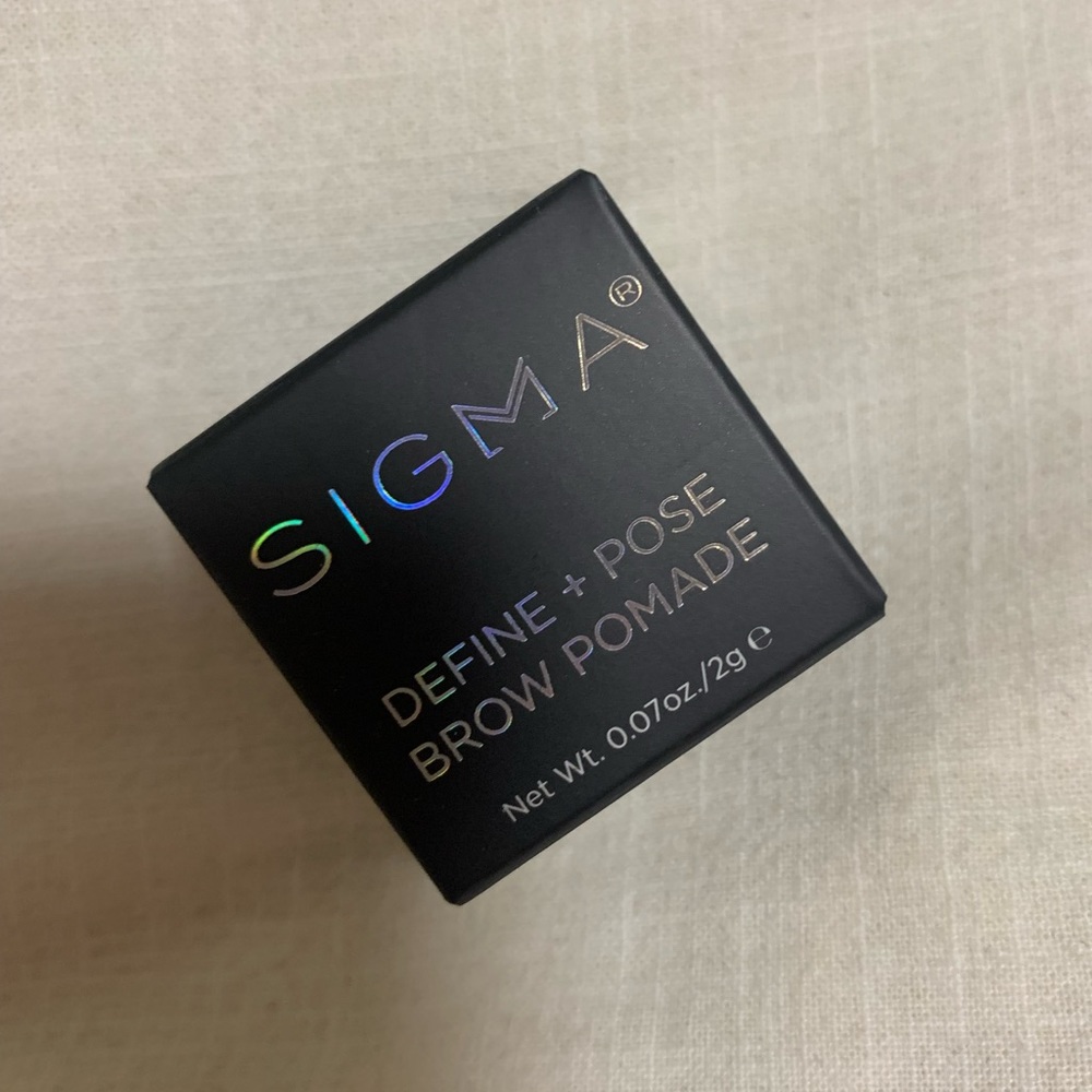 SIGMA define + pose brow promade